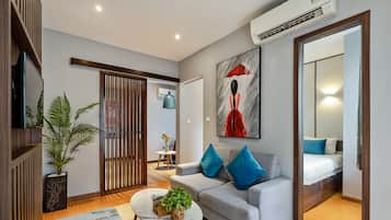 Deluxe-Apartment | Individuell dekoriert, individuell eingerichtet, Schreibtisch