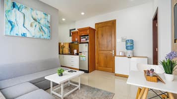 Habitación doble de lujo, vista a la ciudad | Escritorio, espacio para trabajar con laptop y cortinas blackout