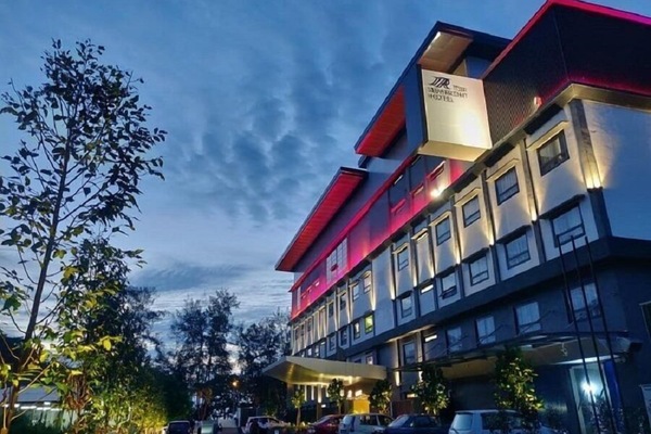 Front of property - evening/night