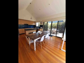 Dining - Aireys Inlet Coastal Heaven (Aireys Inlet)