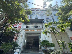 Façana frontal de l'allotjament