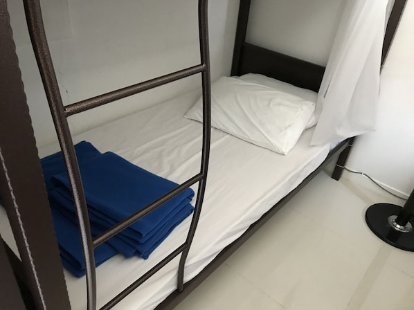 Dormitorio compartido estándar, dormitorio mixto | Wifi gratis
