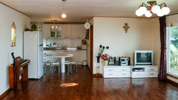 Room (Rosemary) | Living area | TV, heated floors