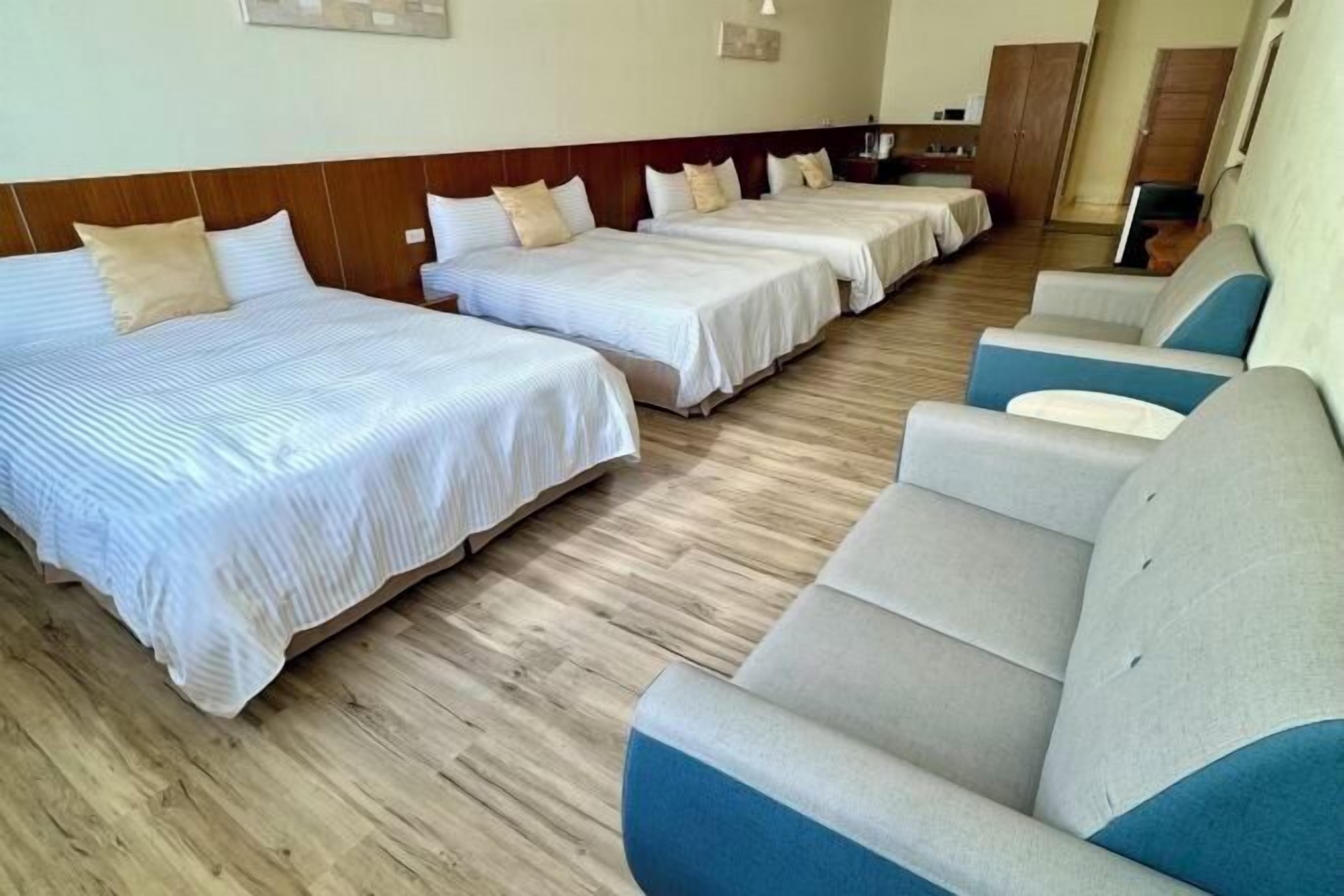 Desk, blackout drapes, free WiFi, bed sheets