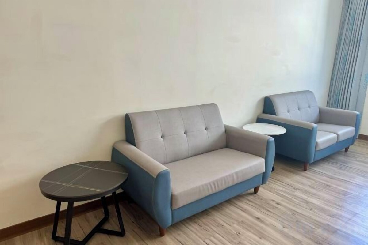 Living area | Flat-screen TV