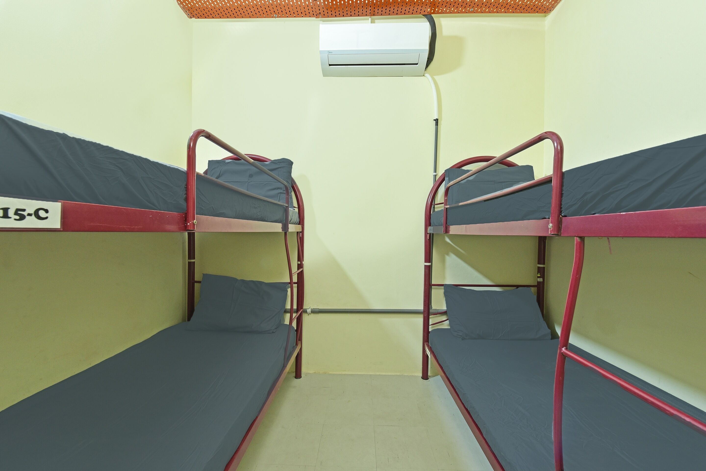 Free WiFi, bed sheets