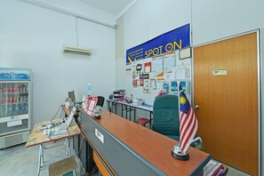 Reception - Hotel O Sohotel (Pelabuhan Klang)