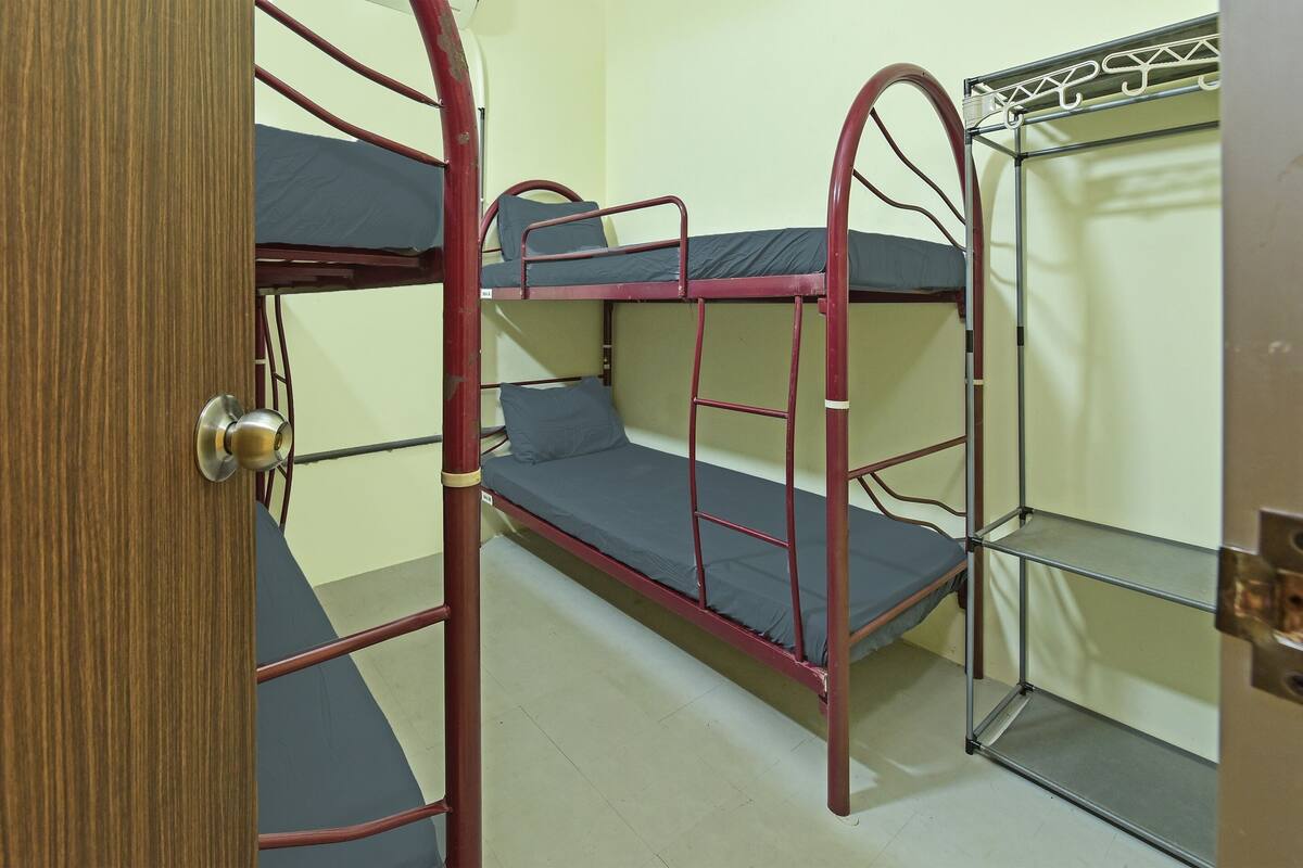 Free WiFi, bed sheets