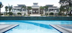 Indoor pool, outdoor pool