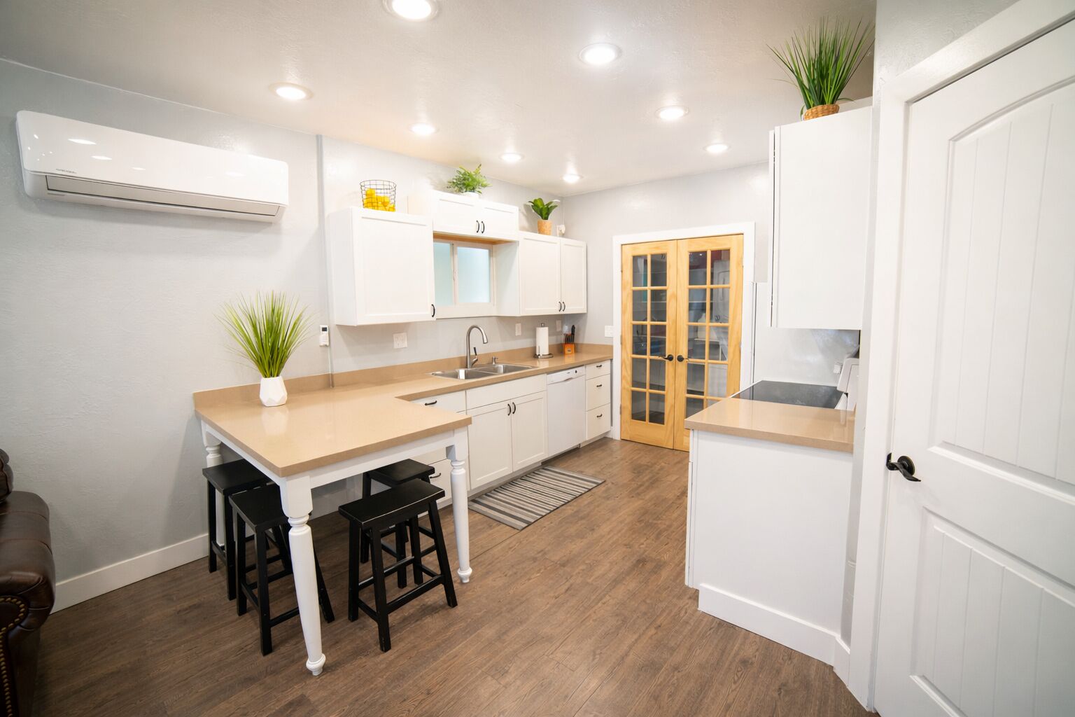 Refrigerador, microondas, horno, placa de cocina