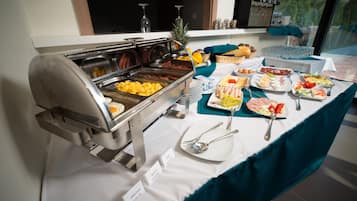 Tägliches Frühstücksbuffet gegen Gebühr