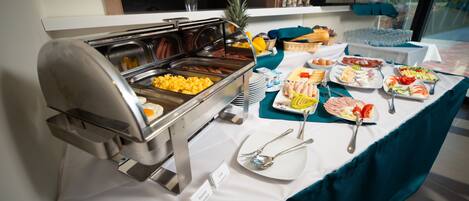 Daily buffet breakfast for a fee