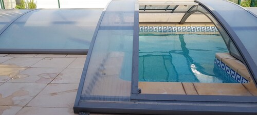 Habitación privada en casa grande, jardín, piscina, Canal du Midi.