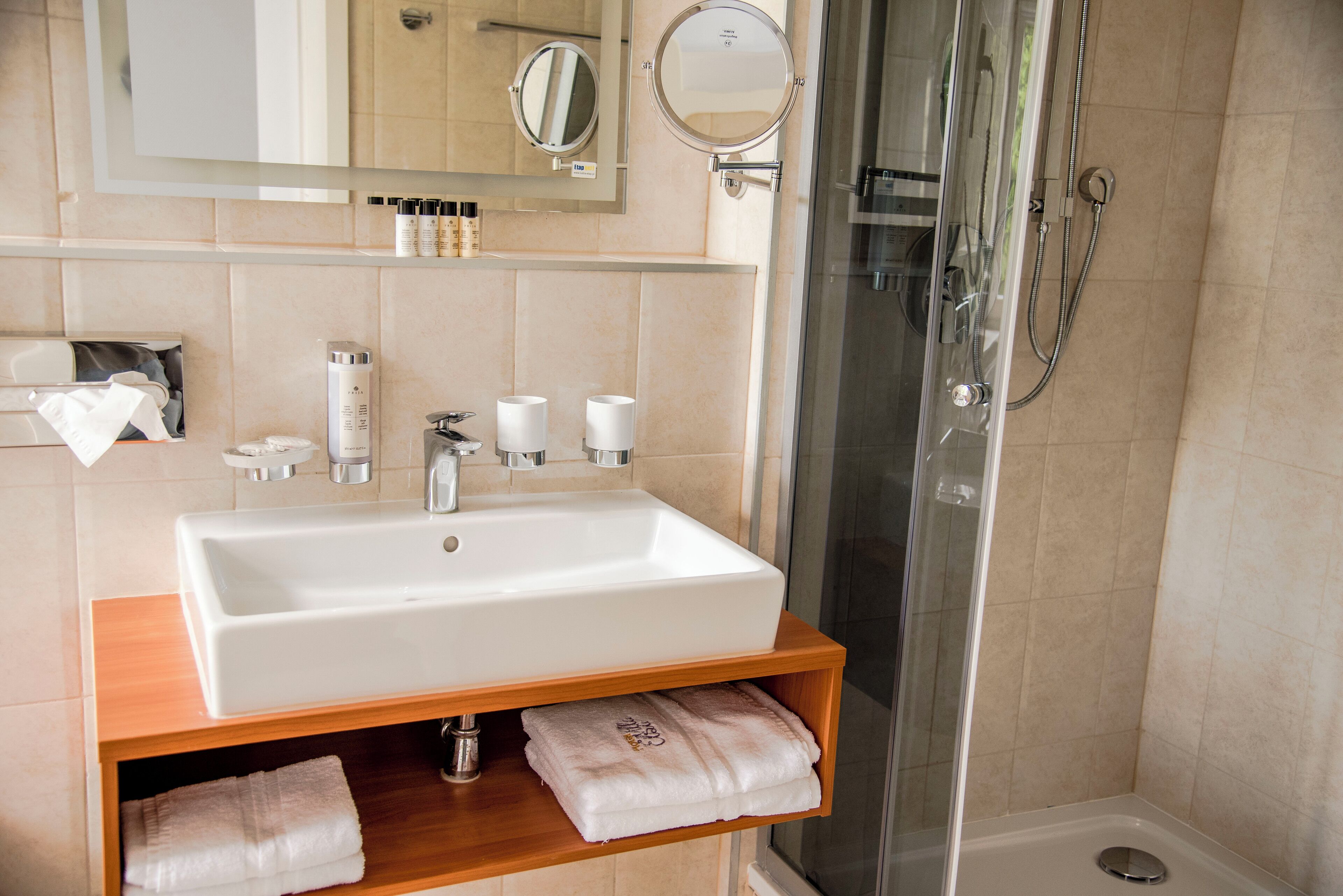 junior suite, balcony | bathroom | shower, rainfall showerhead, free toiletries, hair dryer