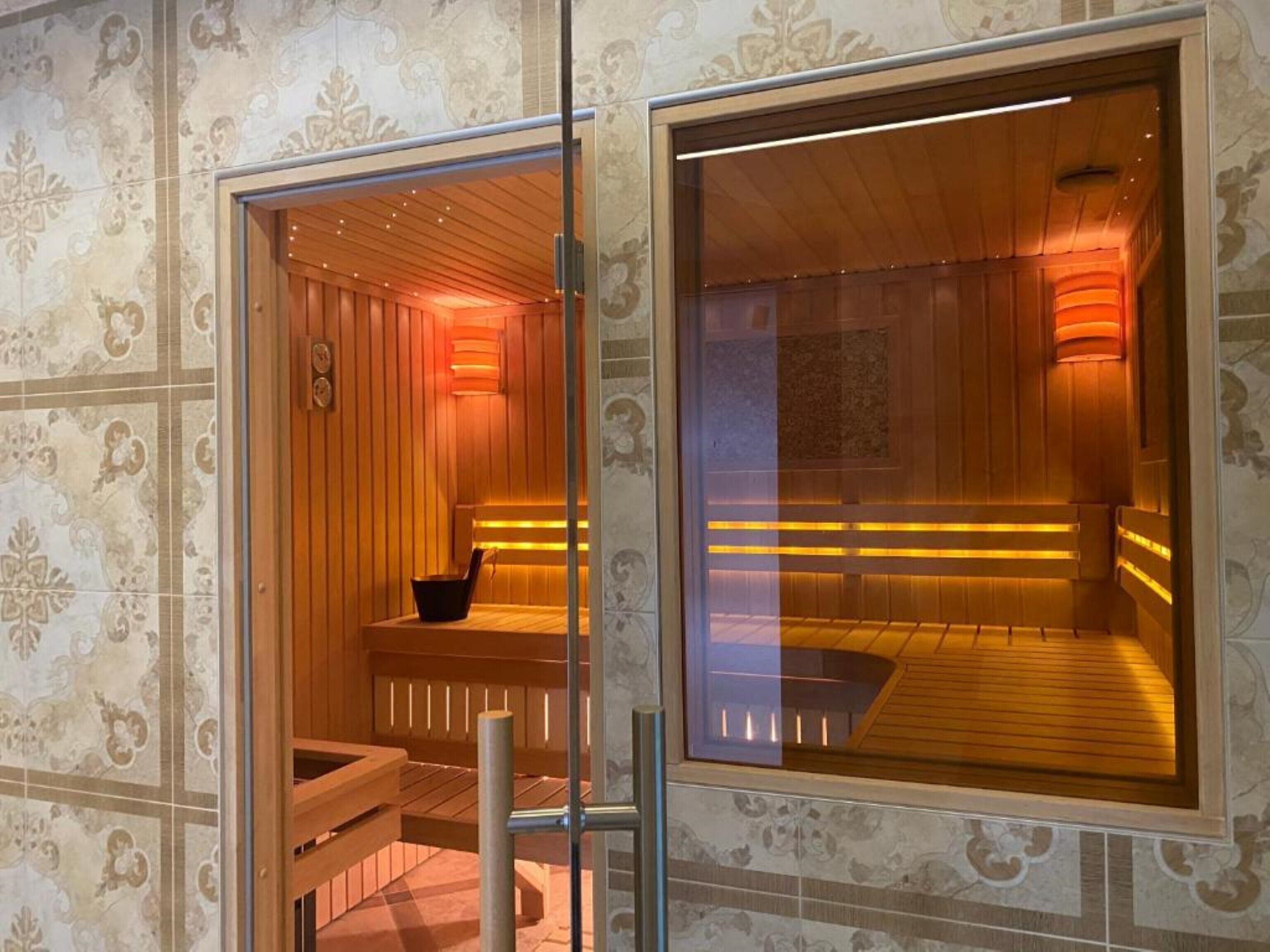 sauna, steam room, body treatments, body wraps, body scrubs, facials