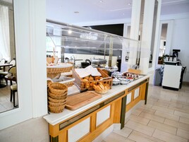Daily buffet breakfast (EUR 12.00 per person)