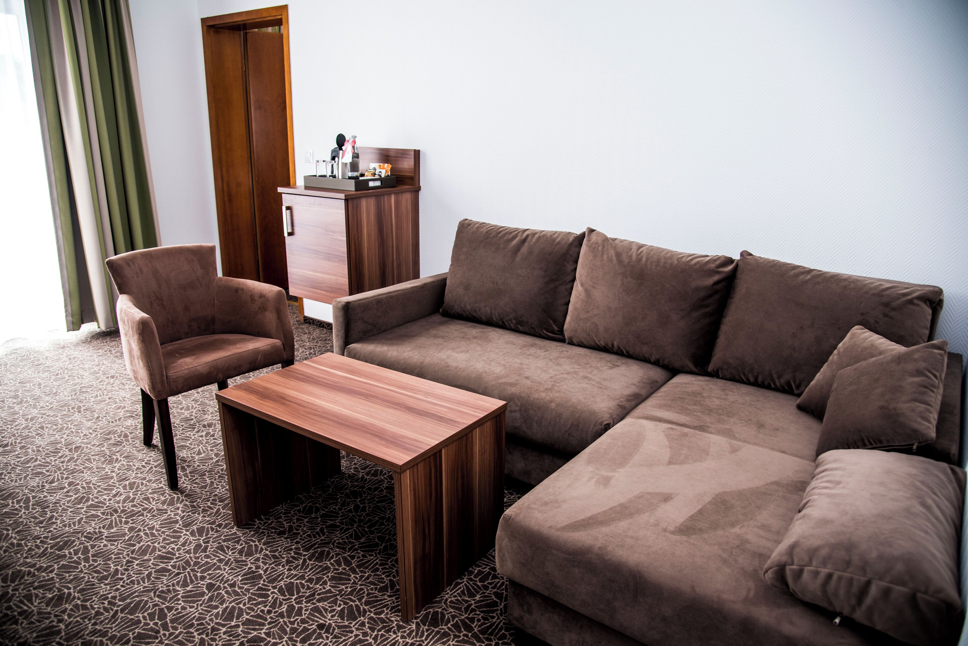 hypo-allergenic bedding, minibar, in-room safe, desk