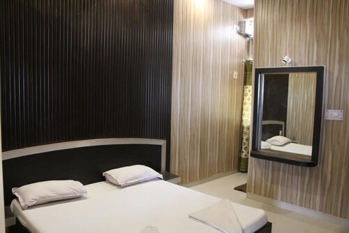 Hotel Gokul inn