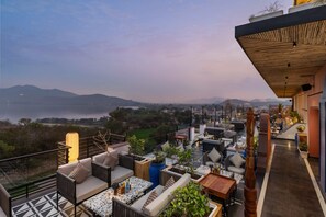 Restaurant - The Sierra - A Luxury Stay (Udaipur)