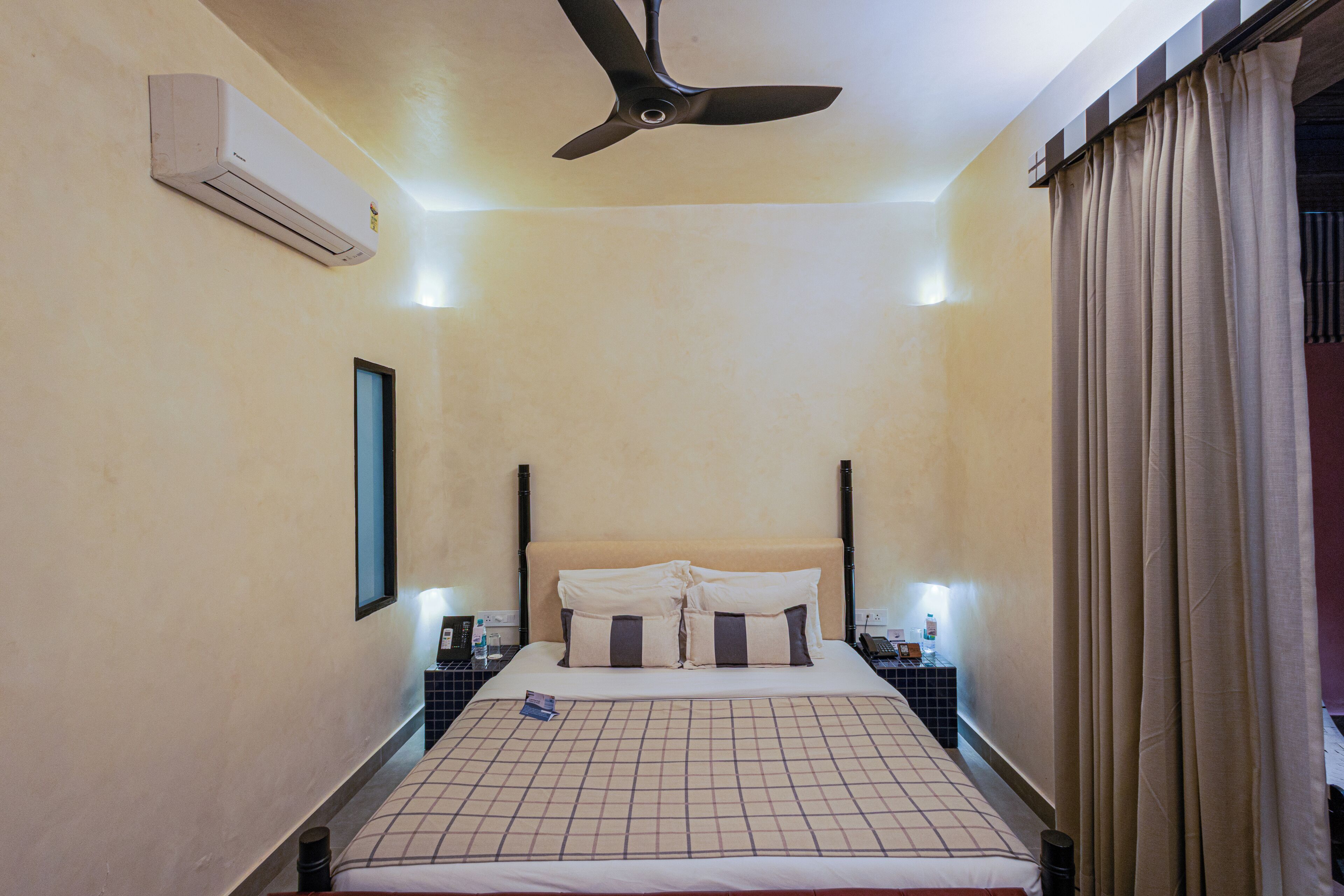 Standard Suite | Desk, rollaway beds, free WiFi