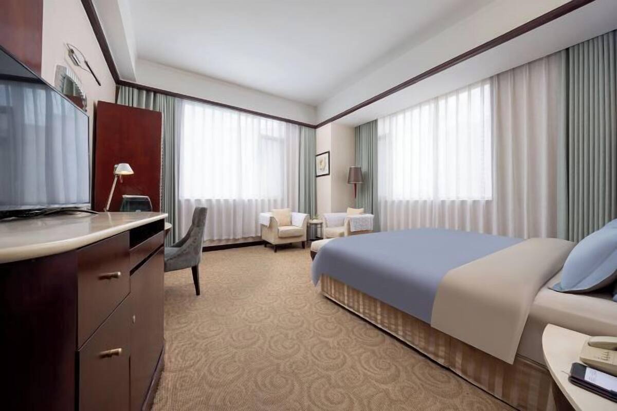 1 bedroom, minibar, in-room safe, desk