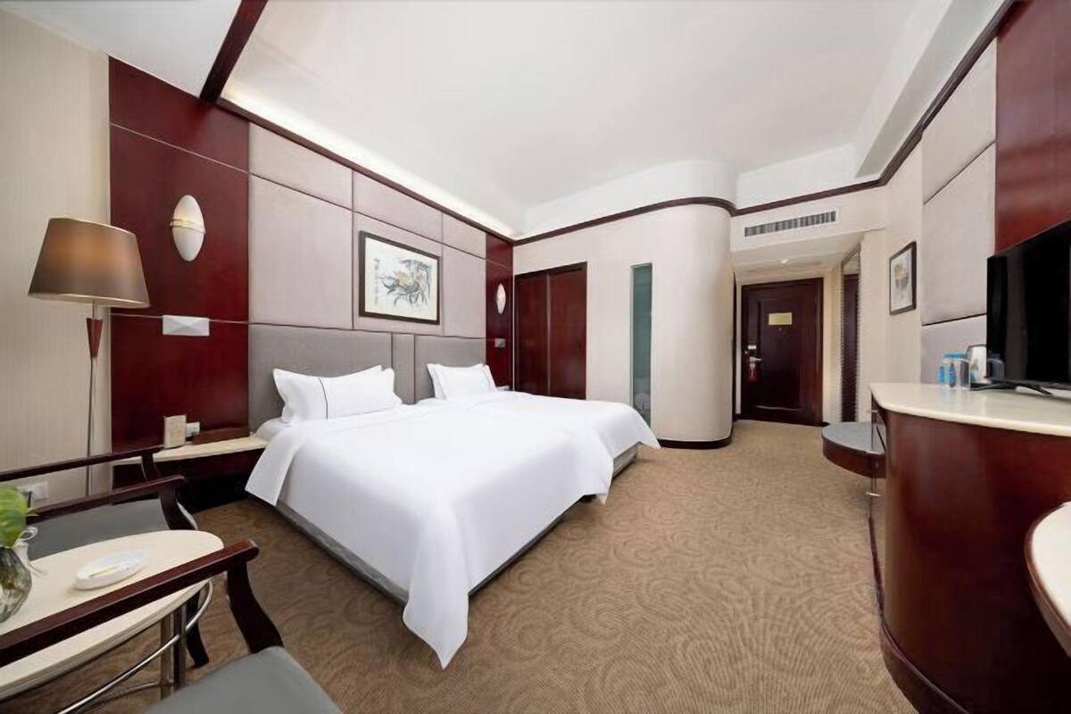 1 bedroom, minibar, in-room safe, desk