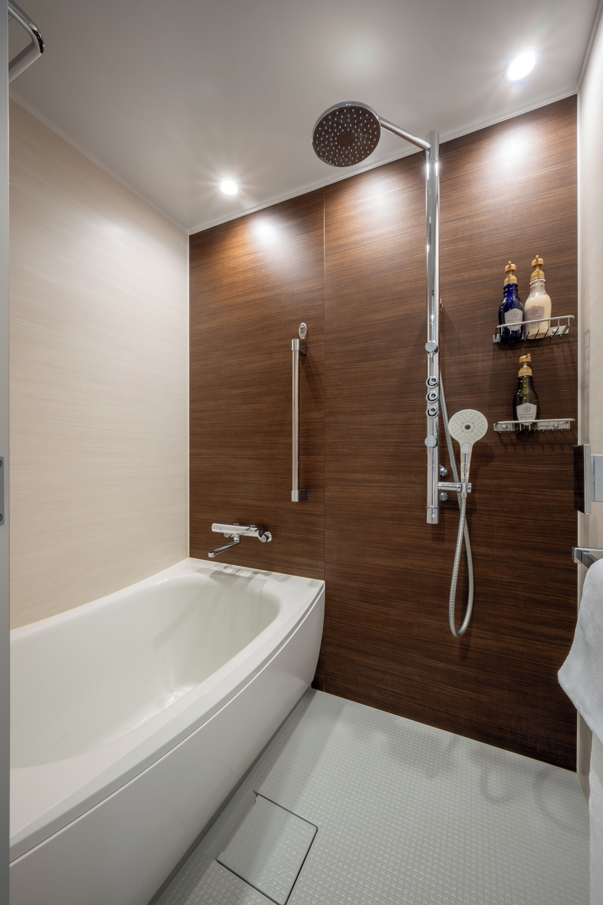 Gratis toalettartiklar, hårtork, badrock och tofflor