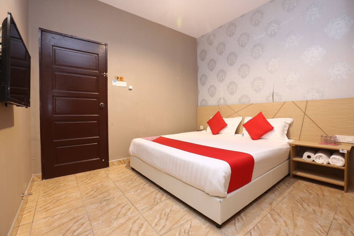 Deluxe tweepersoonskamer, 1 kingsize bed | Geluiddichte muren, gratis wifi, beddengoed