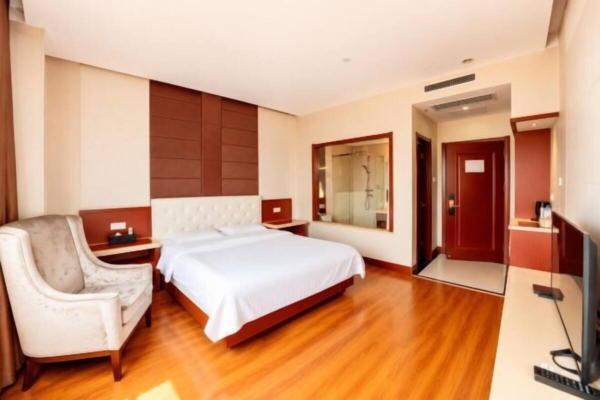 Desk, blackout drapes, WiFi (free), bed sheets