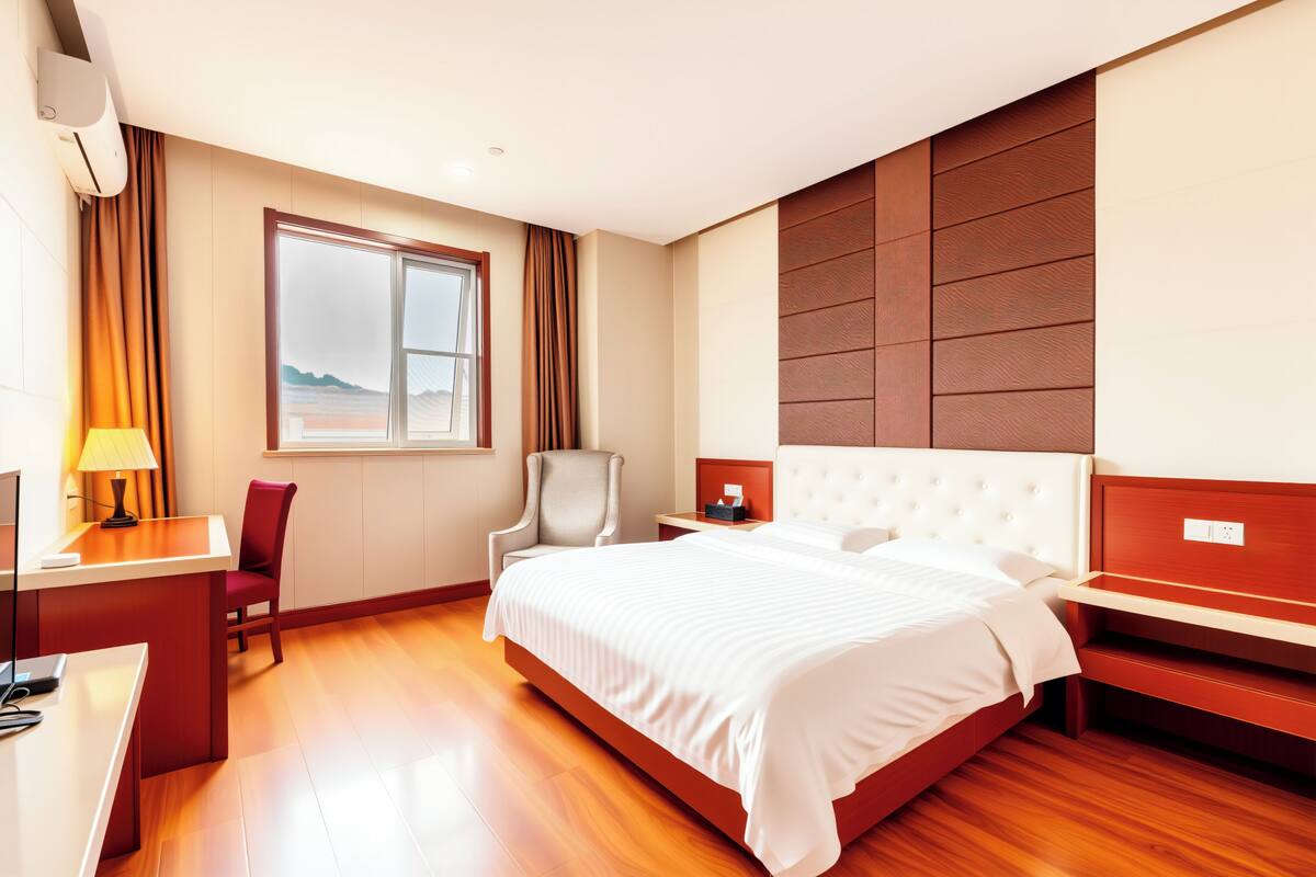 Superior Double or Twin Room | Desk, blackout drapes, WiFi (free), bed sheets