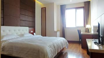 Superior Double Room | Meja, langsir/tirai gelap terus, Wi-fi percuma, cadar katil