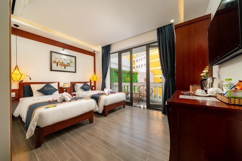 Hochwertige Bettwaren, Minibar, Zimmersafe, Schreibtisch