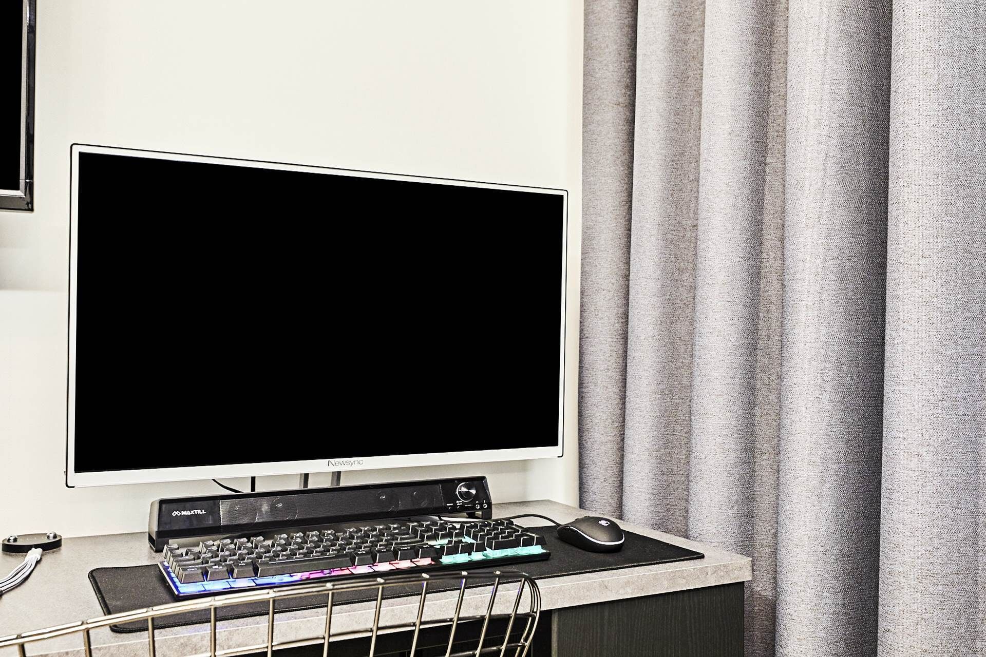 family twin room | tech