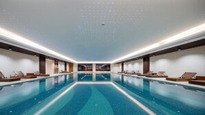 室內游泳池