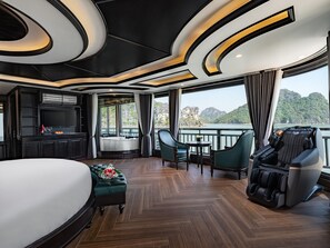 Minibar, in-room safe, individually decorated, individually furnished - Rita Cruise (Ha Long)