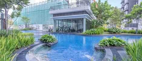 Kolam renang terbuka