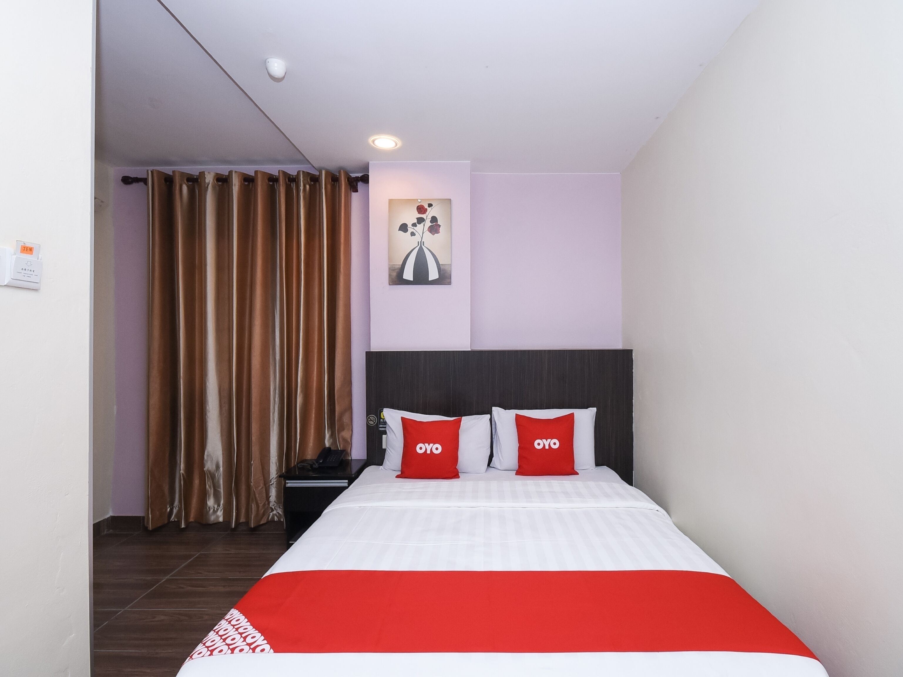 deluxe double room | desk, free wifi