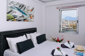 1 slaapkamer, een kluis op de kamer, een strijkplank/strijkijzer, wifi