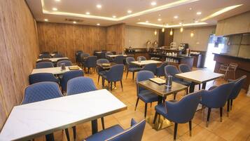 Sarapan masakan tempatan setiap hari (MYR 20.00 seorang)