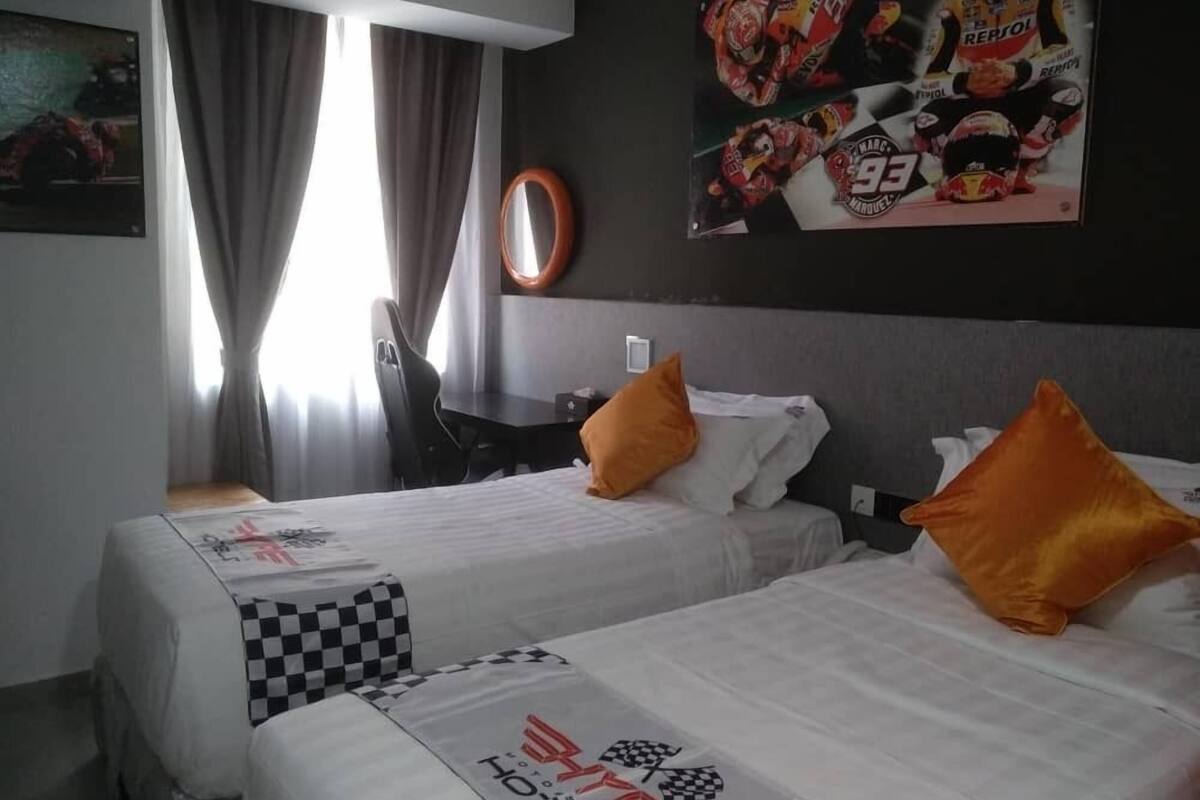 Standard Twin Room