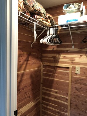 Interior - Peaceful forest cottage meticulously updated for your comfort. (Ocklawaha)