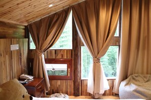 Deluxe Double Room | Premium bedding, memory foam beds, blackout drapes, soundproofing - Qing Dynasty House (Leshan)