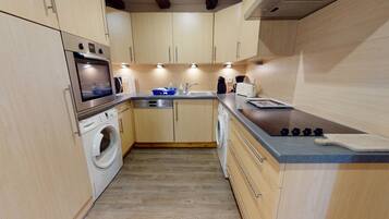 Refrigerador, microondas, horno y lavavajillas