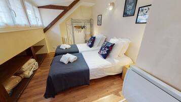 2 bedrooms, iron/ironing board, free WiFi, bed sheets