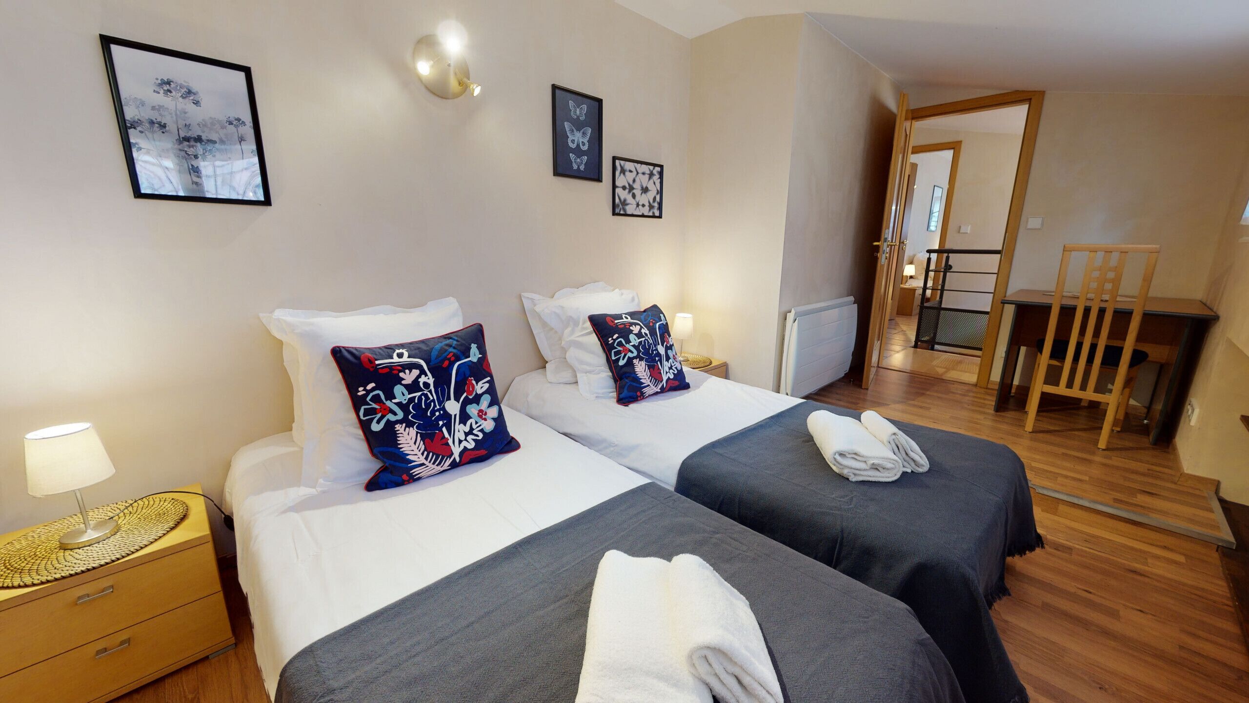 2 chambres, fer et planche à repasser, Wi-Fi gratuit, draps fournis