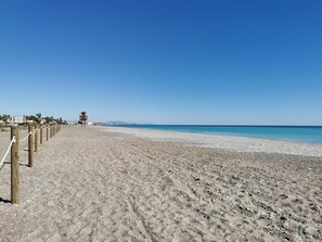 Beach - Global Vacacional: Apartment with pool on Corinto beach (Sagunto)