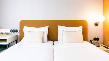 Minibar, coffres-forts dans les chambres, rideaux occultants