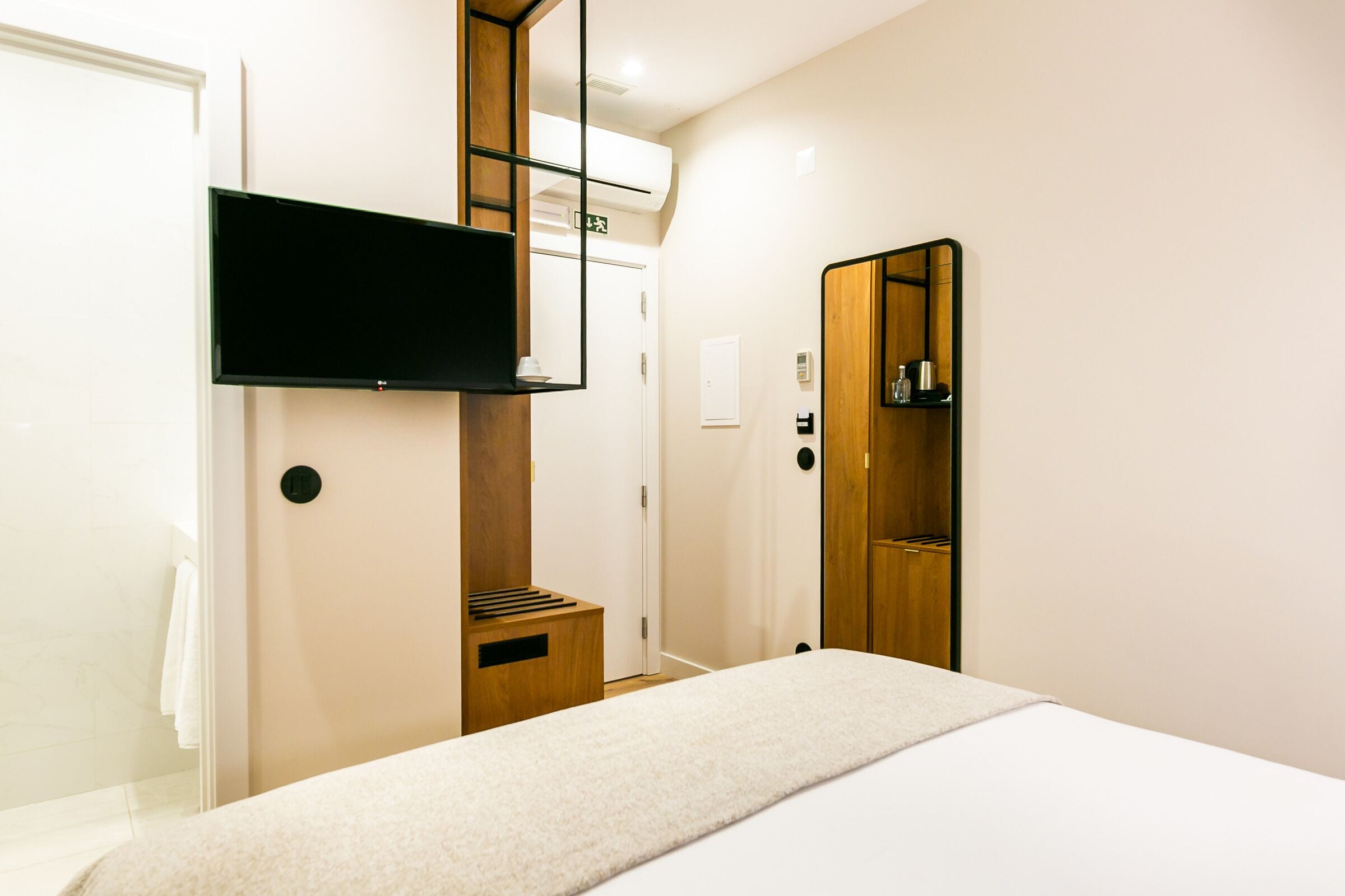 comfort room | 1 bedroom, minibar, in-room safe, blackout curtains