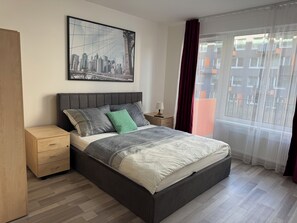 2 室のベッドルーム、アイロン / アイロン台、WiFi、ベッドシーツ