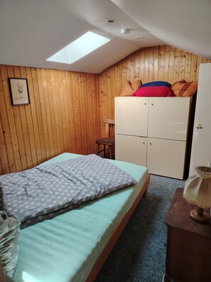 1 sovrum, resesäng, wi-fi och sängkläder